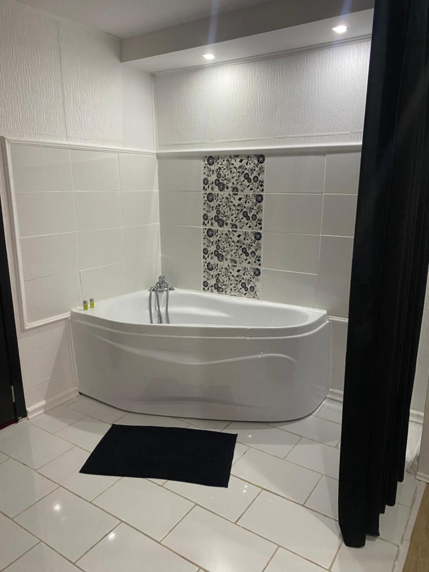 Voluntari Karra Hotels מראה חיצוני תמונה