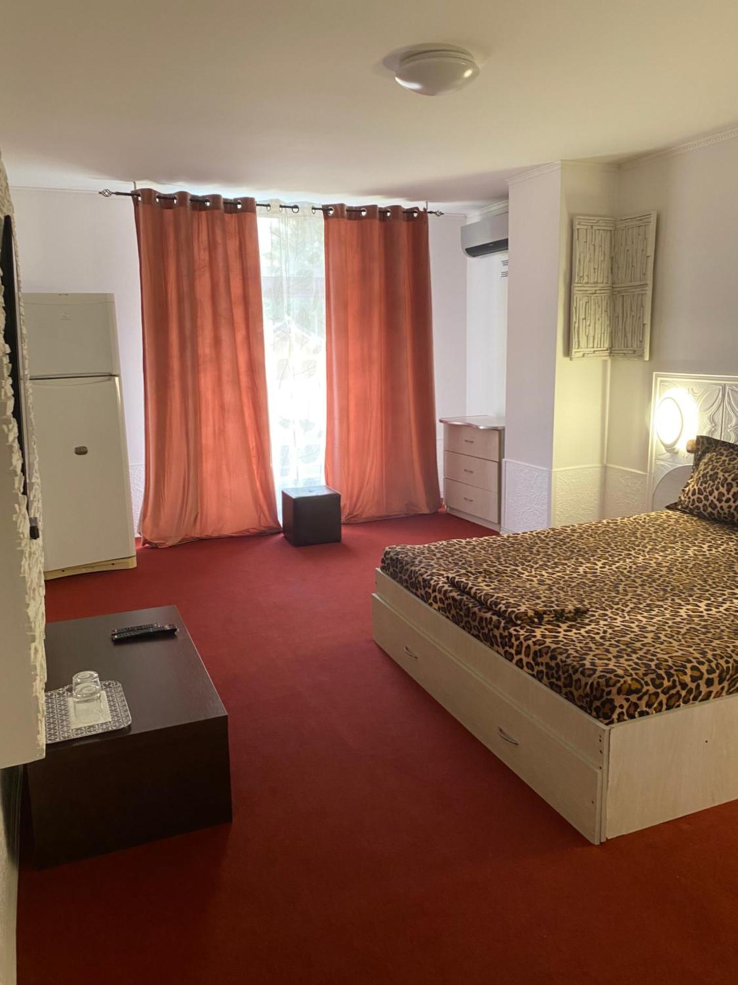 Voluntari Karra Hotels מראה חיצוני תמונה
